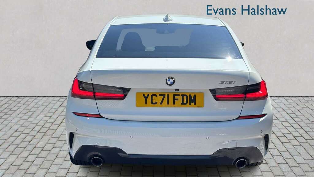 BMW 3 Series 318I M Sport Step 2021 YC71FDM White #5