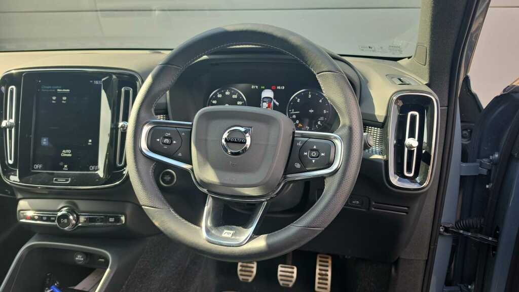 Volvo XC40 2.0 D3 R Design 2020 Grey #4