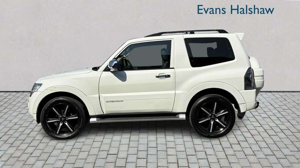 Mitsubishi Shogun 3.2 Di-dc 197 Barbarian 2015 White #4