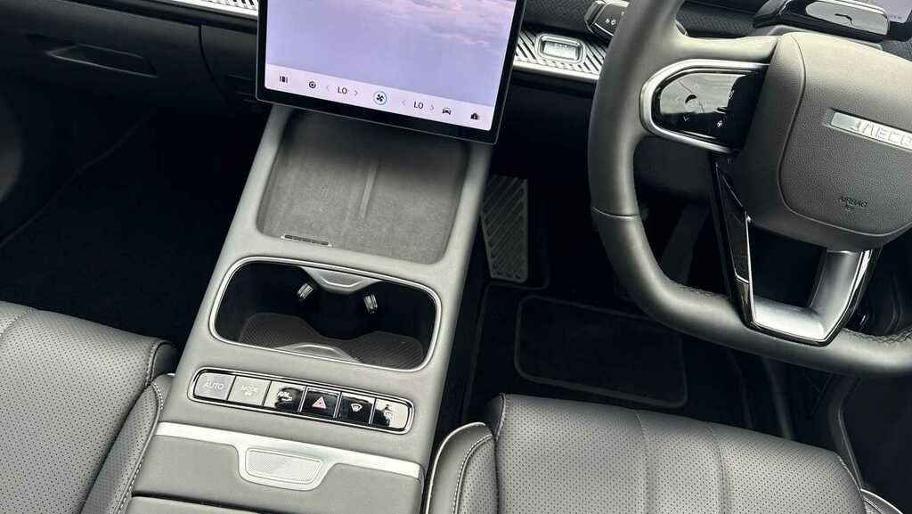 Omoda 7 Phev Auto White #12
