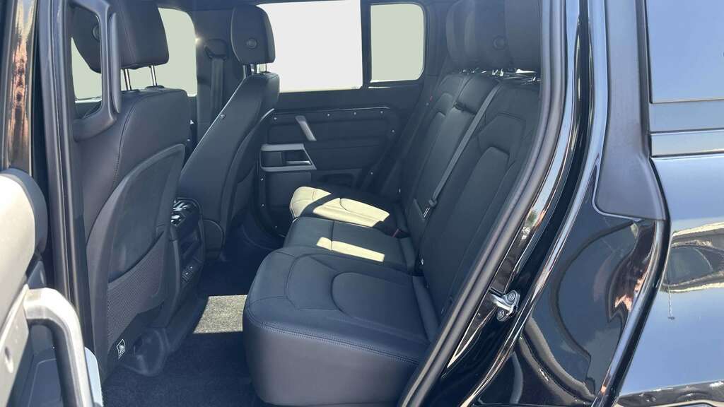 Land Rover Defender 110 2023 110 3.0 D300 Hse 7 Seats Mhev 4Wd Grey #15