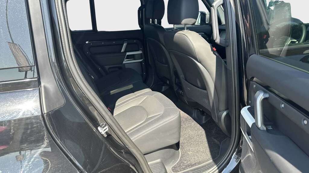 Land Rover Defender 110 2023 110 3.0 D300 Hse 7 Seats Mhev 4Wd Grey #13