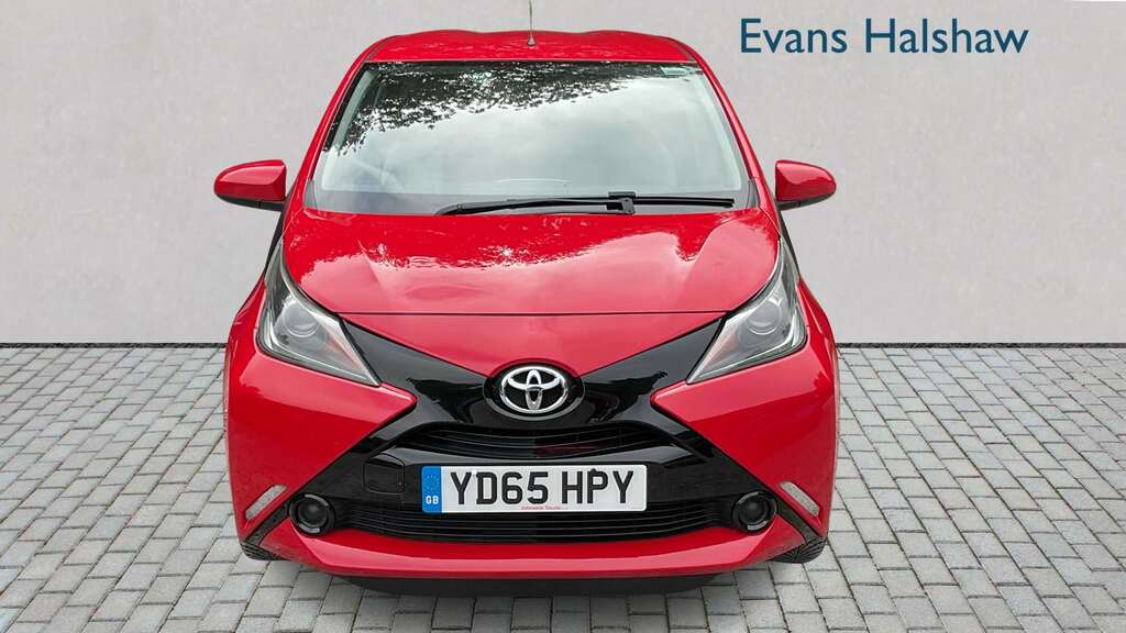 Toyota Aygo 1.0 Vvt-i X-play 2015 Red #4