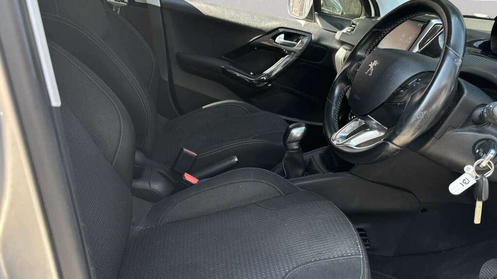 Peugeot 208 1.2 Puretech Allure Premium 2017 Silver #3
