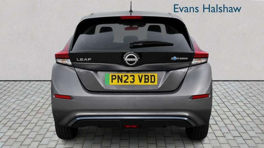 Nissan Leaf 110Kw Acenta 39Kwh 2023 Grey #4