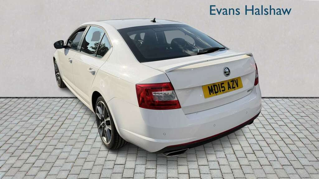 Skoda Octavia 2.0 Tdi Cr Vrs 2015 MD15AZV White #2