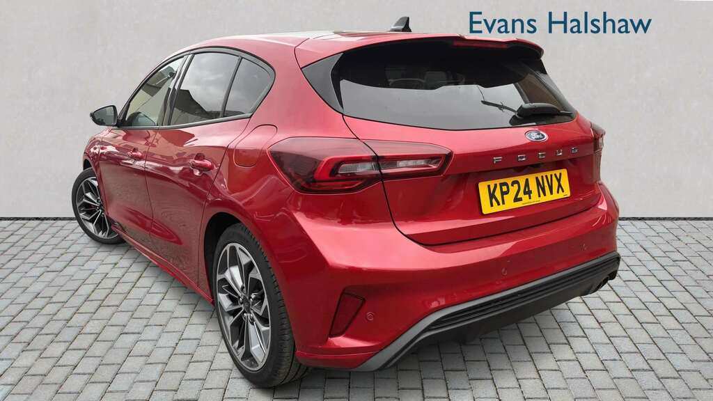 Ford Focus 1.0 Ecoboost Hybrid Mhev St-line X 2024 Red