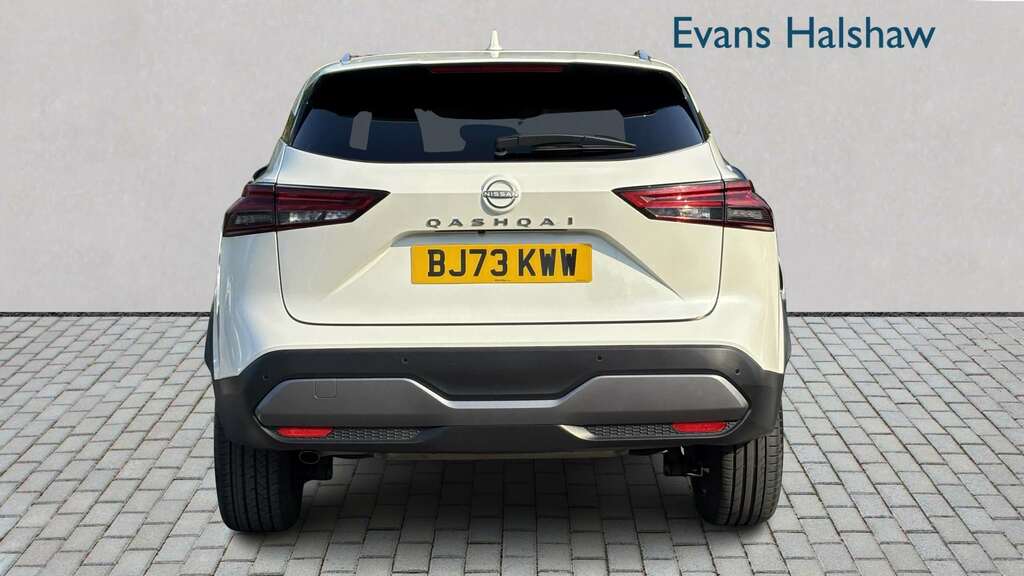 Nissan Qashqai 1.3 Dig-t Mh Tekna 2024 BJ73KWW White #5