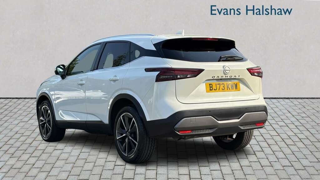 Nissan Qashqai 1.3 Dig-t Mh Tekna 2024 BJ73KWW White #2