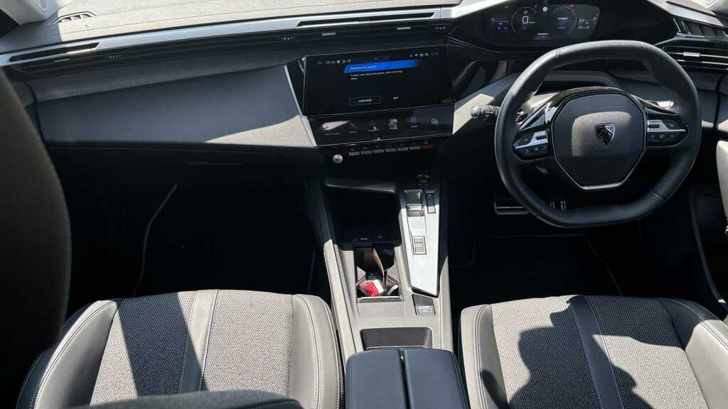 Peugeot 308 1.6 Plug-in Hybrid Allure E-eat8 2024 White #3