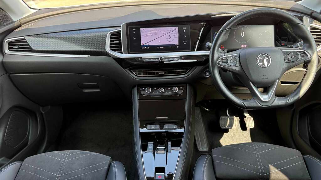Vauxhall Grandland 1.2 Hybrid 136 Ultimate E-dct6 2024 White #3