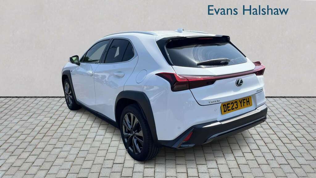 Lexus UX 250H 2.0 F-sport Design Cvt 2023 White #5