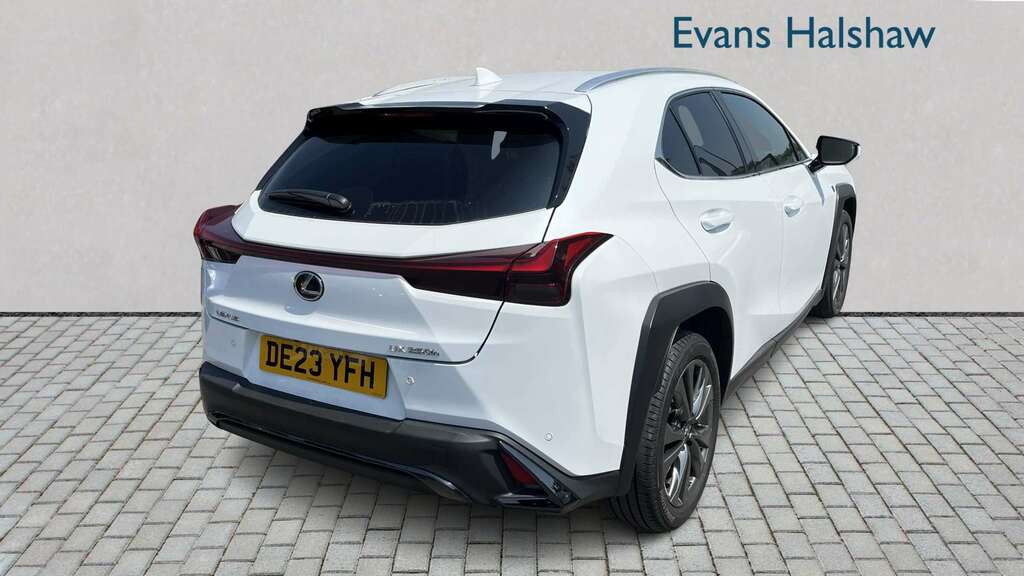 Lexus UX 250H 2.0 F-sport Design Cvt 2023 White #3