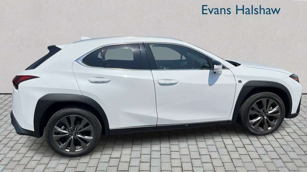 Lexus UX 250H 2.0 F-sport Design Cvt 2023 White #2