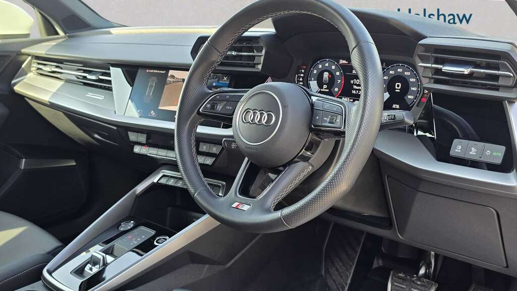 Audi A3 35 Tfsi S Line S Tronic 2023 PJ73OPP White #4
