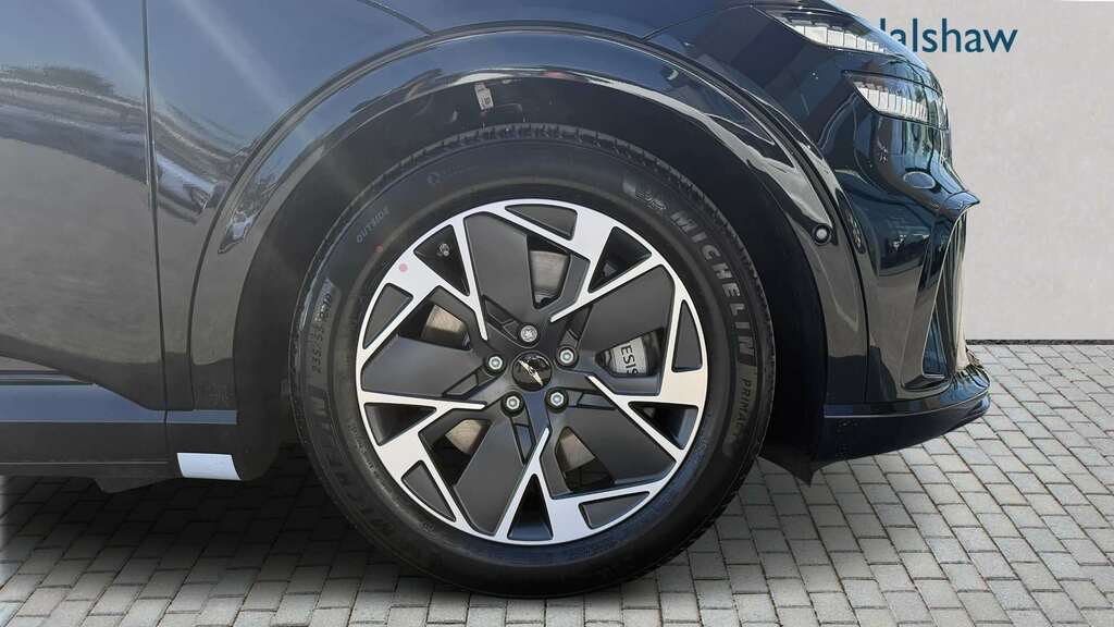 Genesis GV60 168Kw Pure 84Kwh 2026 Black #4