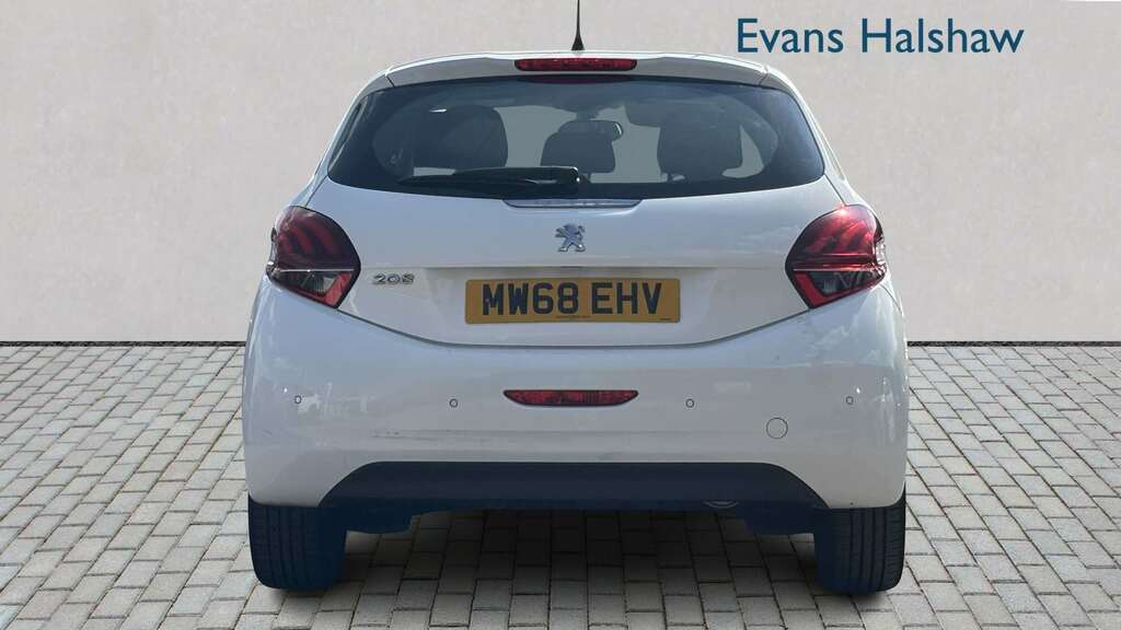 Peugeot 208 1.2 Puretech 82 Signature Start Stop 2019 White #5