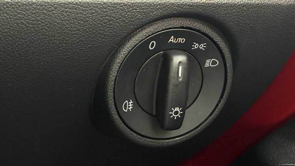 Volkswagen Up Move Tech Edition Red #12