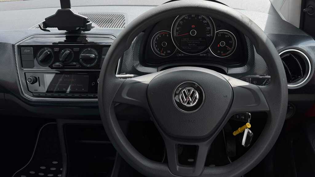 Volkswagen Up Move Tech Edition Red #7