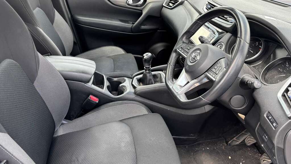 Nissan Qashqai 1.5 Dci Acenta Premium Suv Euro Black #4