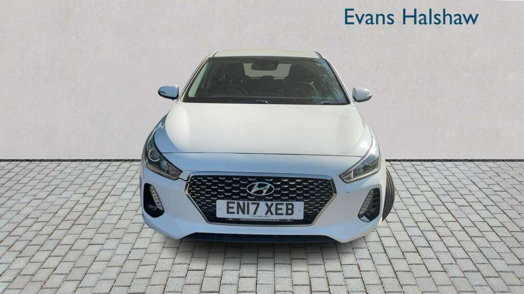 Hyundai I30 1.4T Gdi Se Nav 2017 White #4