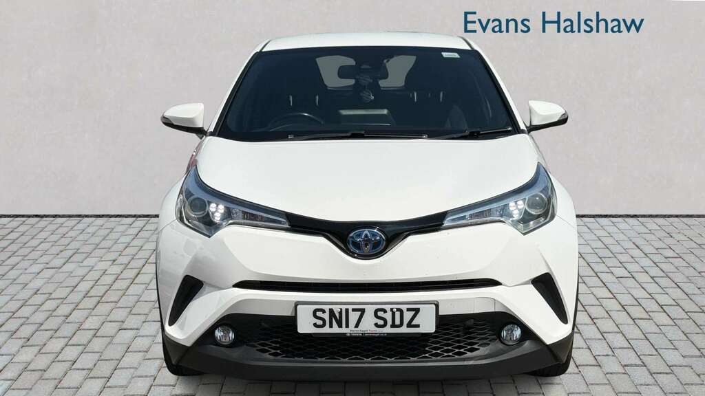 Toyota C-Hr 1.8 Hybrid Icon Cvt Leathernav 2017 White #5