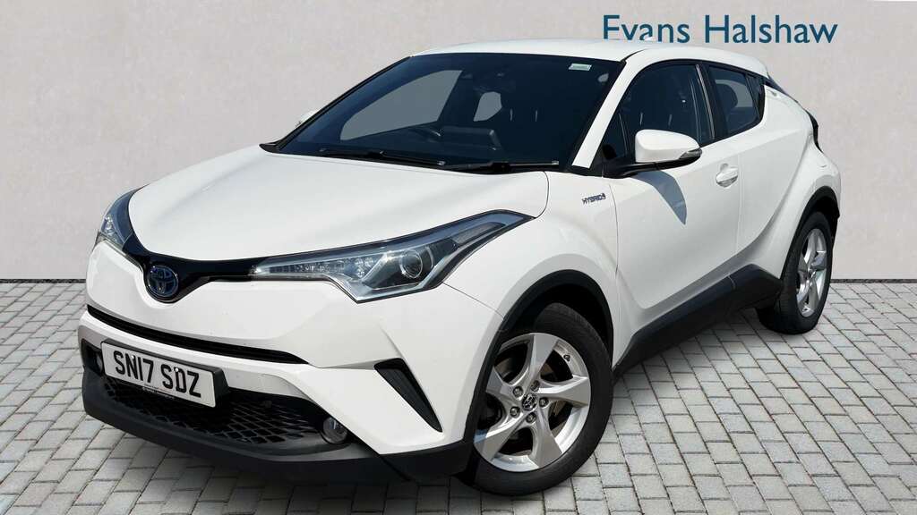 Toyota C-Hr 1.8 Hybrid Icon Cvt Leathernav 2017 White #2