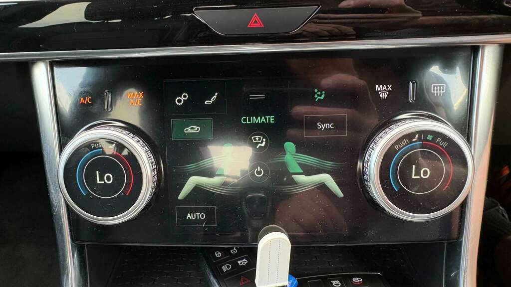 Jaguar XE 2.0I 300 Sport Saloon Awd Euro 6 White #9