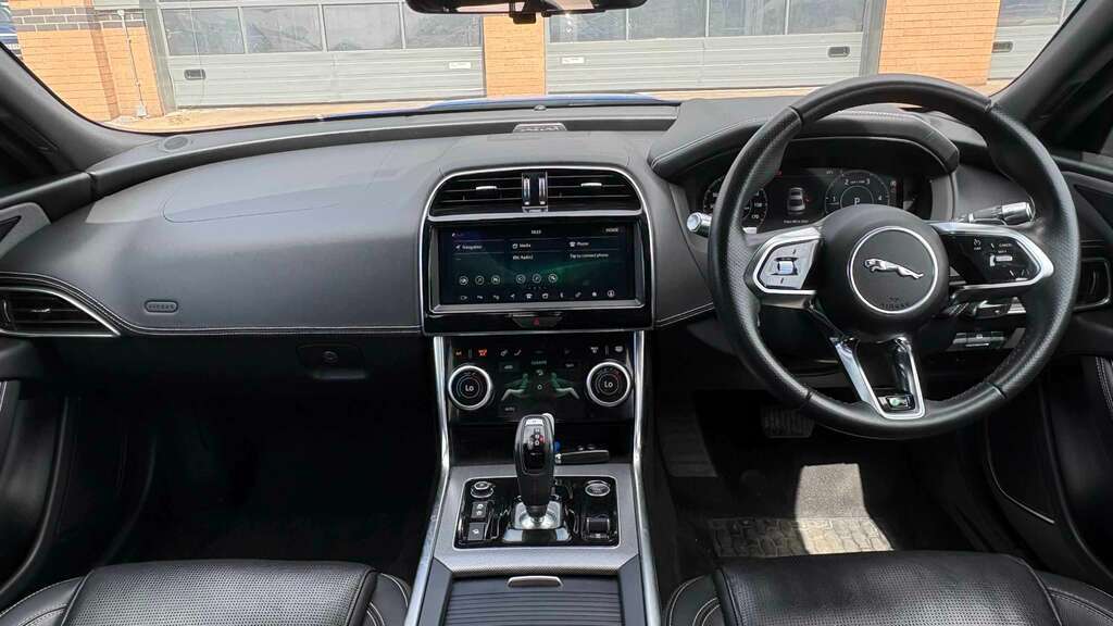 Jaguar XE 2.0D R-dynamic Se 2019 Blue #2