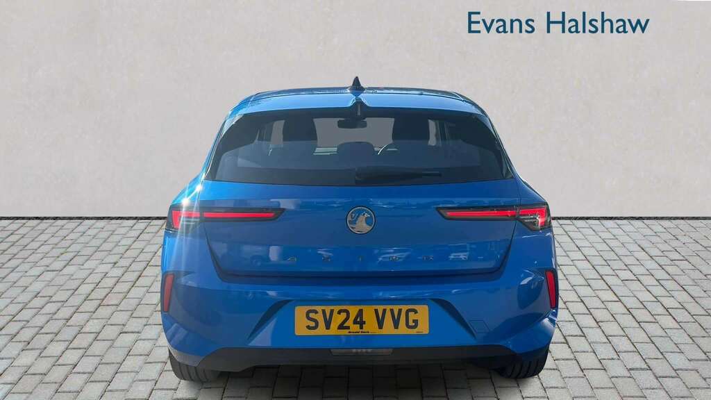 Vauxhall Astra 1.2 Turbo 130 Design 2024 Blue #4