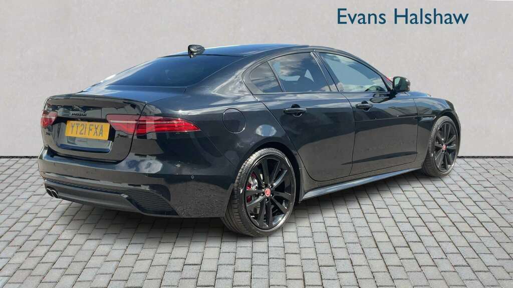 Jaguar XE 2.0 D200 R-dynamic Black 2021 YT21FXA Black #2