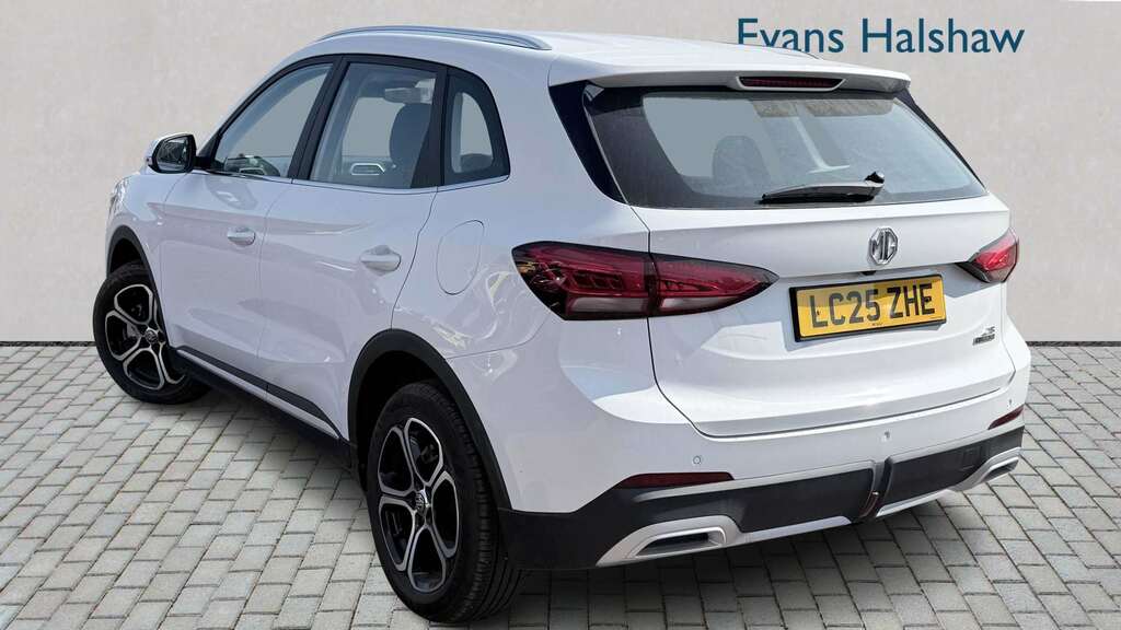 MG ZS 1.5 Hybrid Se 2025 White #2