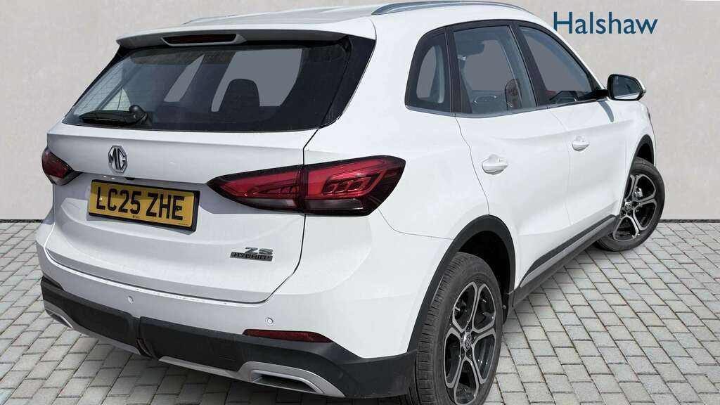 MG ZS 1.5 Hybrid Se 2025 White #4