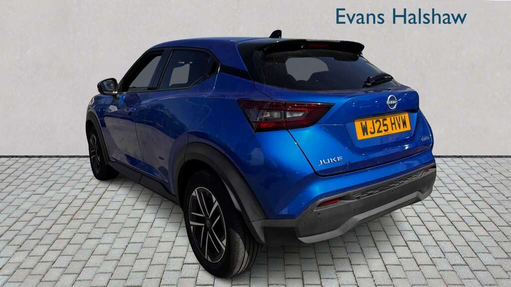 Nissan Juke 1.6 N-connecta Suv Hybrid Euro 6 Black #2