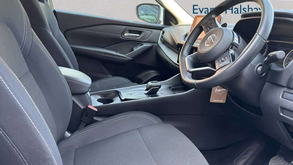 Nissan Qashqai 1.3 Dig-t Mh 158 Acenta Premium Xtronic 2022 White #2
