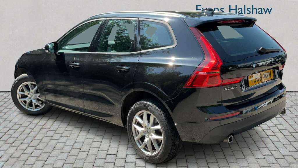 Volvo XC60 2.0 T5 250 Momentum Awd Geartronic 2018 Black #2