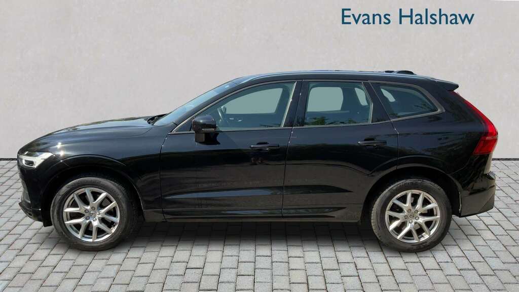 Volvo XC60 2.0 T5 250 Momentum Awd Geartronic 2018 Black #3