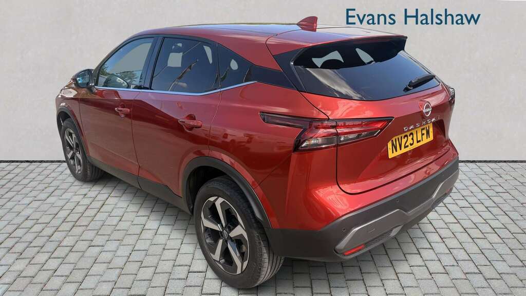 Nissan Qashqai 1.3 Dig-t Mh N-connecta 2023 NV23LFW Red #4