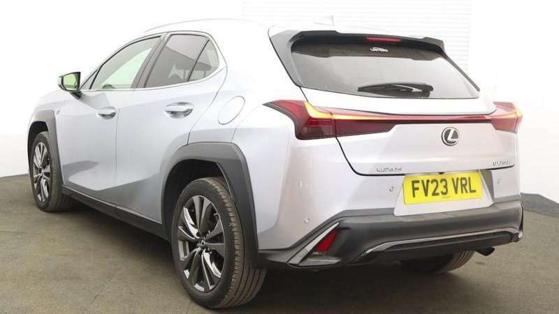 Lexus UX 250H 2.0 F-sport Design Cvt 2023 Silver #2