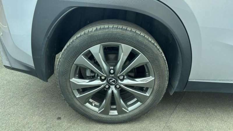 Lexus UX 250H 2.0 F-sport Design Cvt 2023 Silver #4