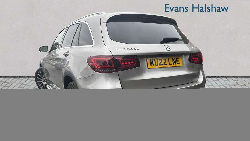 Mercedes-Benz GLC Class 300D 4Matic Amg Line Premium 9G-tronic 2022 Silver