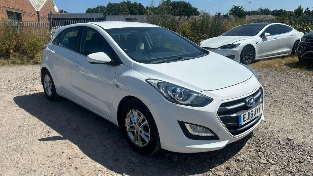Hyundai I30 1.6 Crdi Blue Drive Se 2016 White