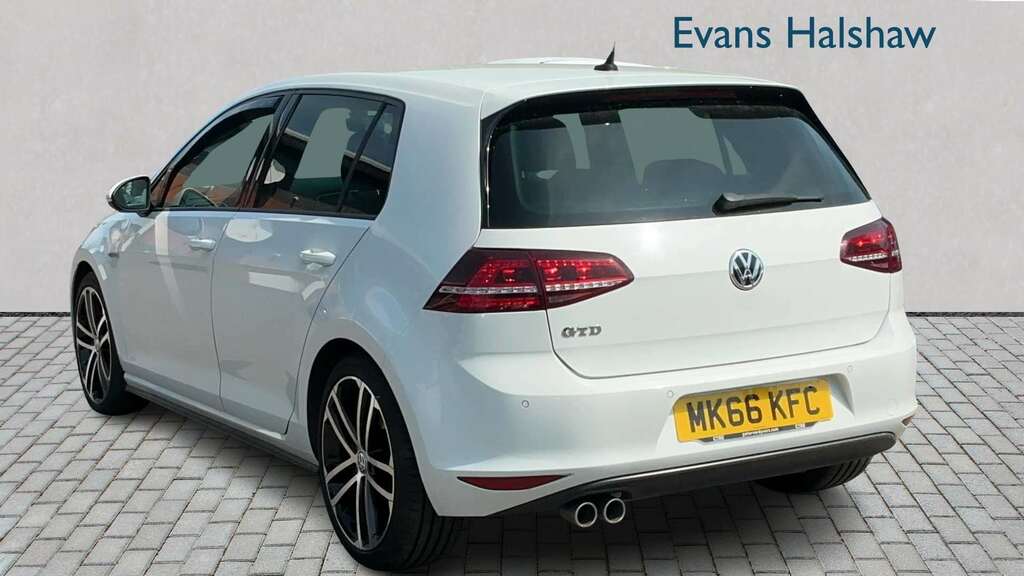 Volkswagen Golf 2.0 Tdi Gtd Dsg Nav 2016 MK66KFC White #2
