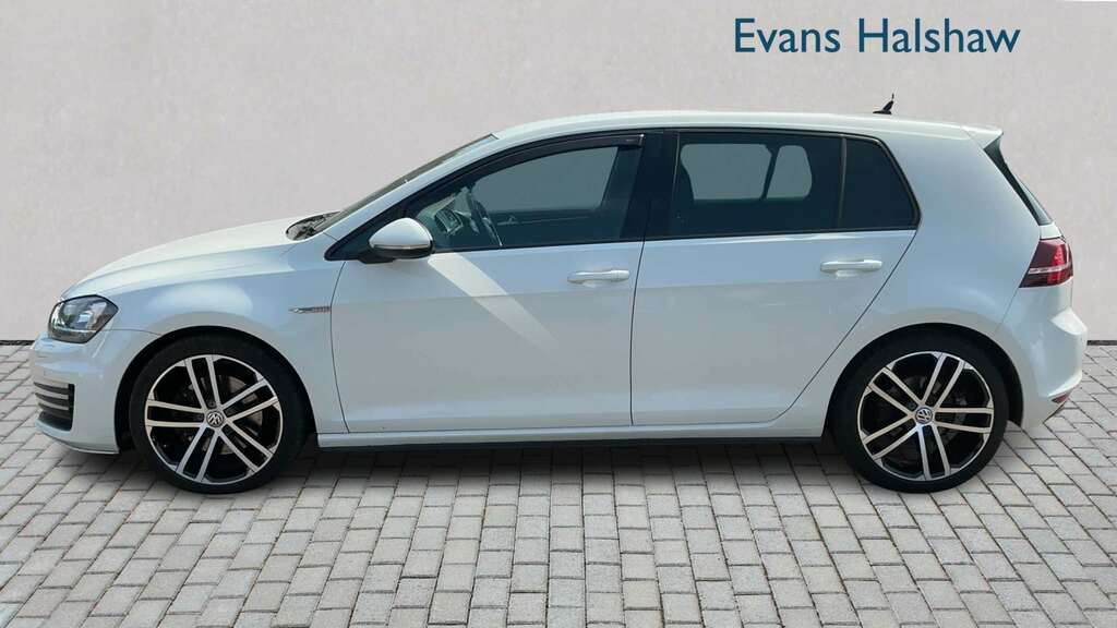 Volkswagen Golf 2.0 Tdi Gtd Dsg Nav 2016 MK66KFC White #3