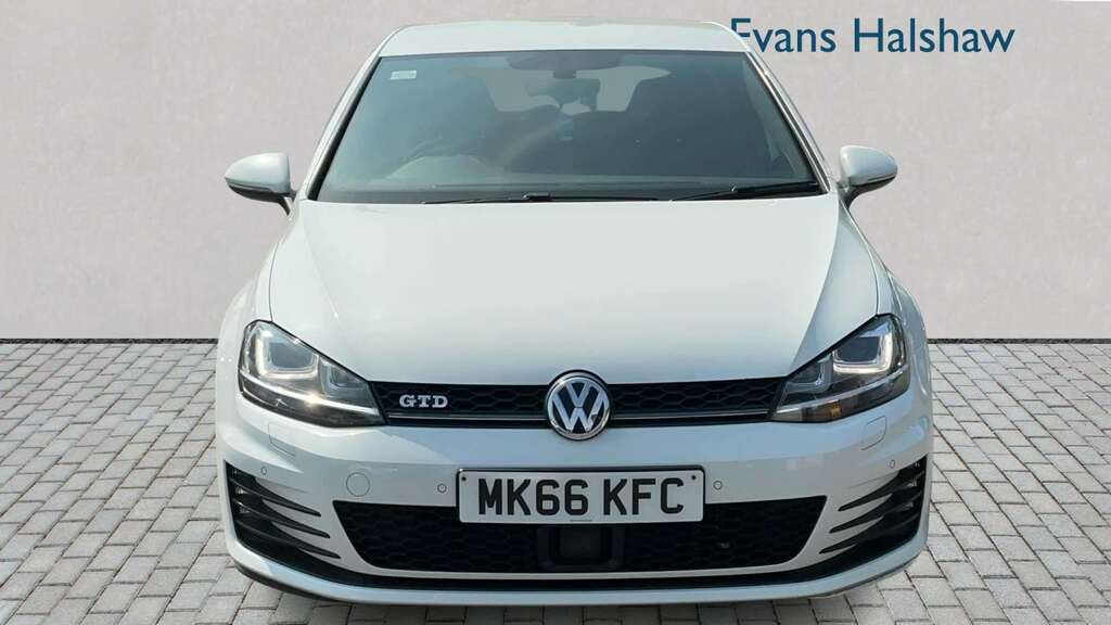 Volkswagen Golf 2.0 Tdi Gtd Dsg Nav 2016 MK66KFC White #4
