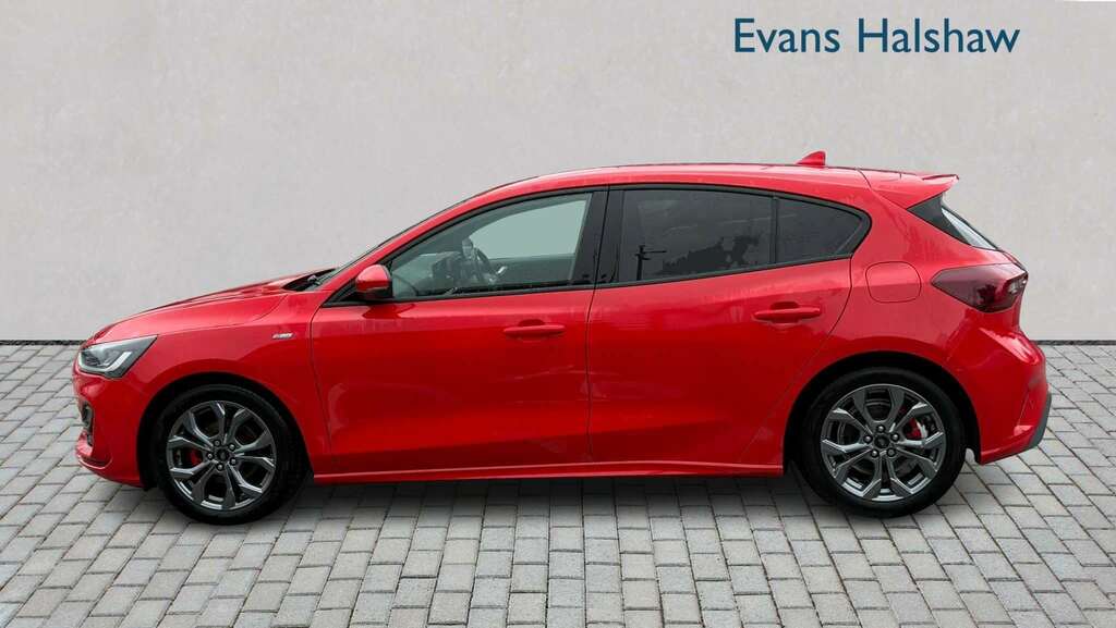 Ford Focus 1.0 Ecoboost Hybrid Mhev St-line 2024 PJ24NKL Red #3