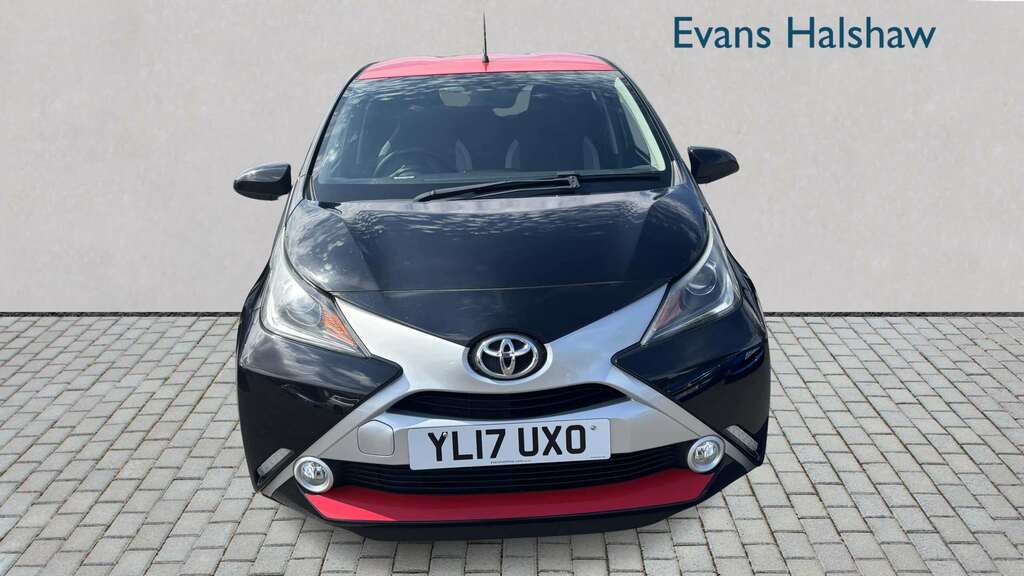 Toyota Aygo 1.0 Vvt-i X-press 2017 YL17UXO Black #3