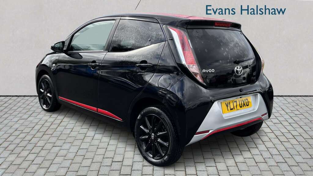 Toyota Aygo 1.0 Vvt-i X-press 2017 Black #2