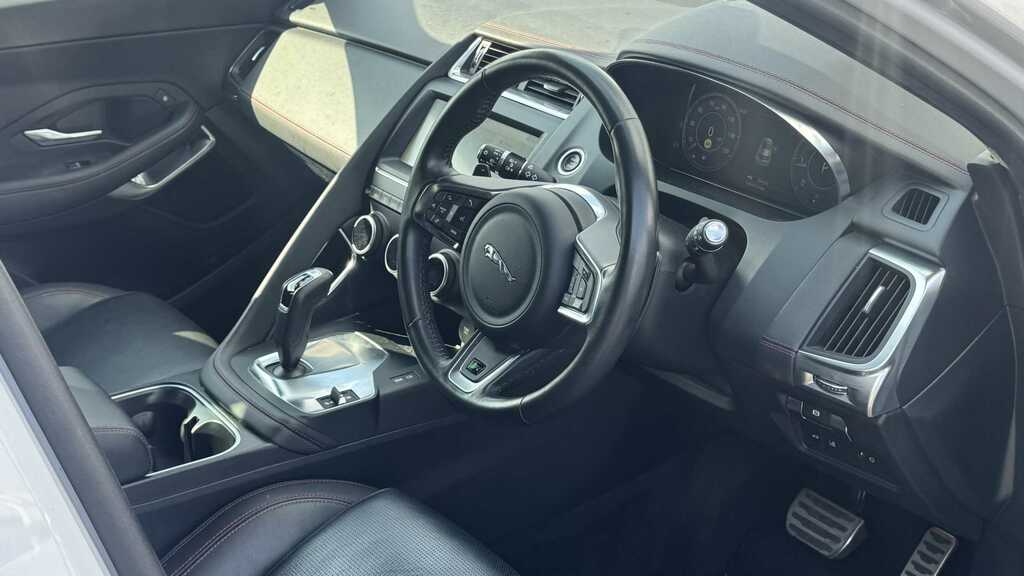 Jaguar E-Pace 2.0D Chequered Flag Edition 2020 White #6