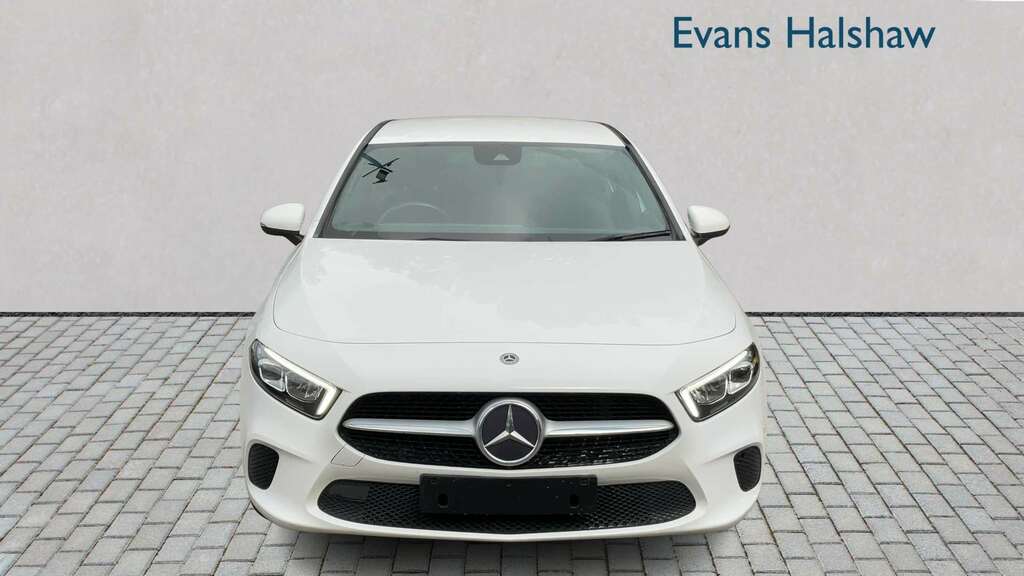 Mercedes-Benz A Class A200 Sport 2018 EN68CRU White #3